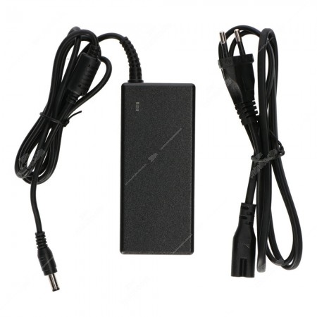 Alimentatore 12V 5A - diametro connettore 2,1mm